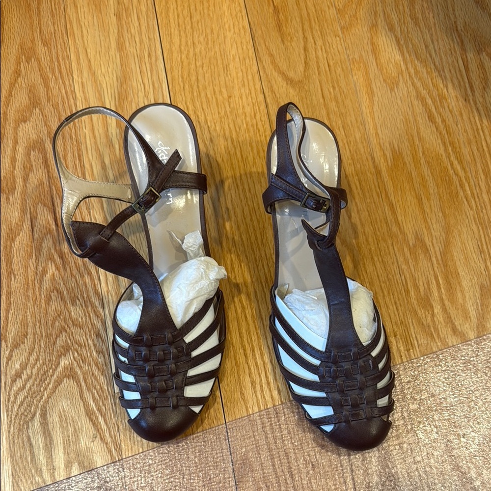 Elegant Brown Strappy Women's Sandals